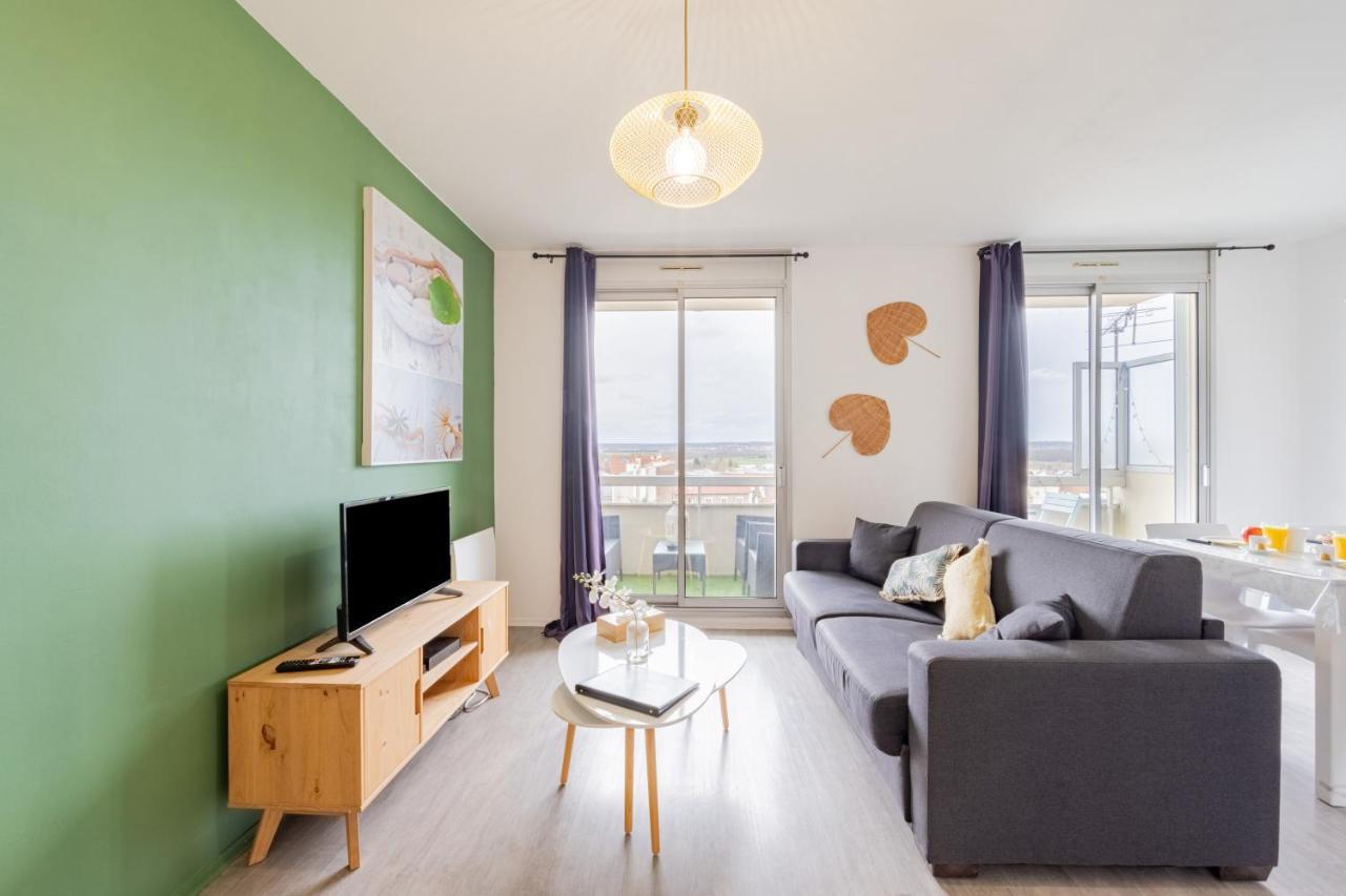 Appart'Hotel Versailles Saint Cyr L'Ecole - Gare Sncf A 100M Et Parking Prive Exterior photo