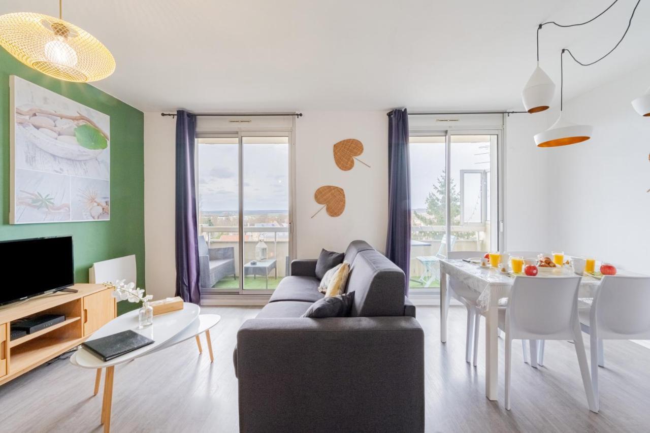 Appart'Hotel Versailles Saint Cyr L'Ecole - Gare Sncf A 100M Et Parking Prive Exterior photo